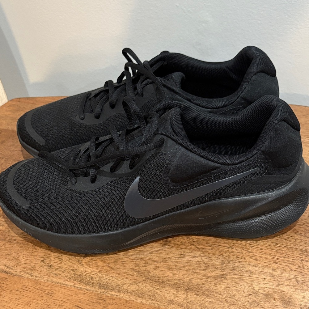 Nike Men's Revolution 7 Running Sneakers